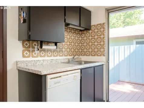 10904 SW 62nd Place Portland OR 97219