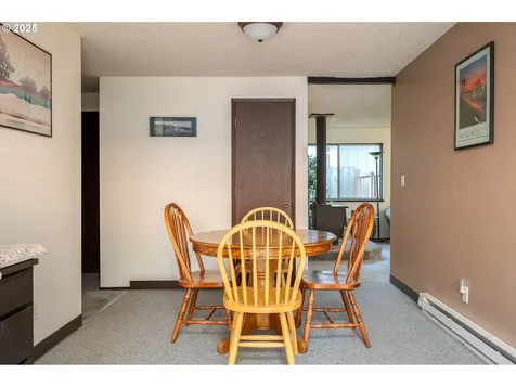 10904 SW 62nd Place Portland OR 97219
