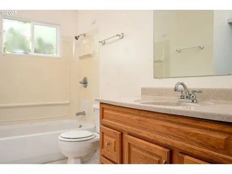 10904 SW 62nd Place Portland OR 97219