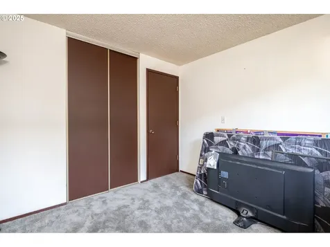 10904 SW 62nd Place Portland OR 97219