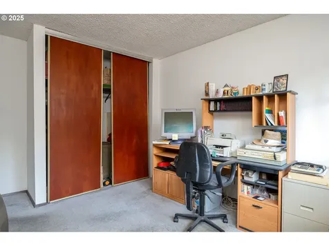 10904 SW 62nd Place Portland OR 97219