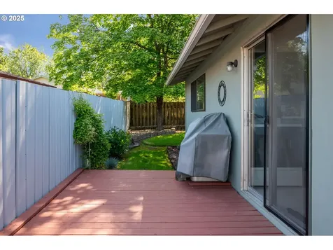 10904 SW 62nd Place Portland OR 97219