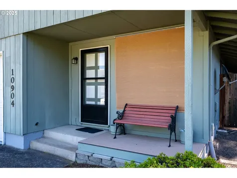 10904 SW 62nd Place Portland OR 97219
