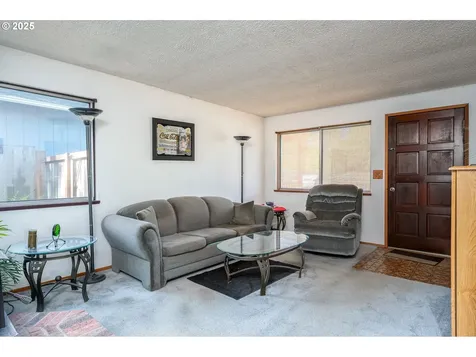 10904 SW 62nd Place Portland OR 97219