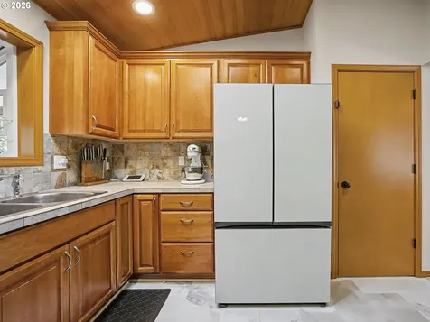 907 SW Halsey Street Troutdale OR 97060