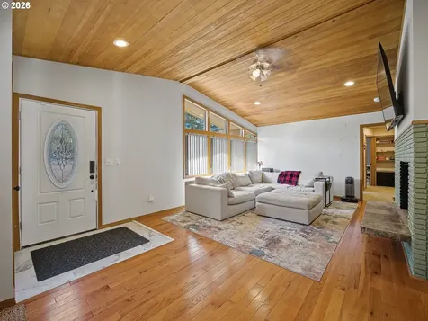 907 SW Halsey Street Troutdale OR 97060