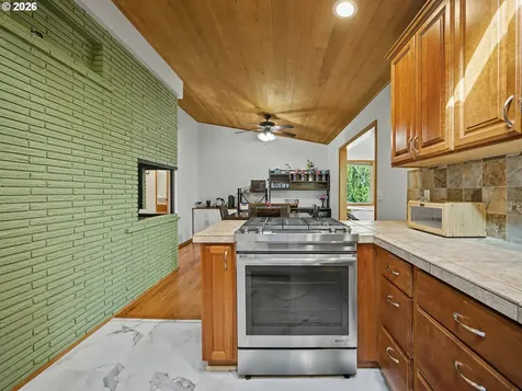 907 SW Halsey Street Troutdale OR 97060