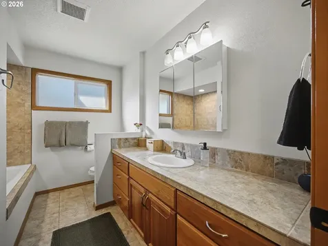 907 SW Halsey Street Troutdale OR 97060