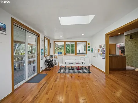 907 SW Halsey Street Troutdale OR 97060