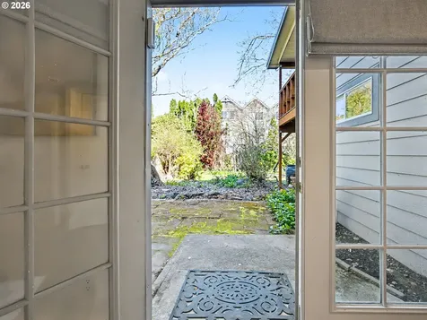 907 SW Halsey Street Troutdale OR 97060