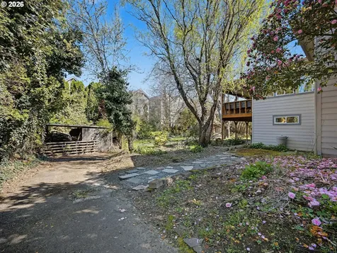 907 SW Halsey Street Troutdale OR 97060