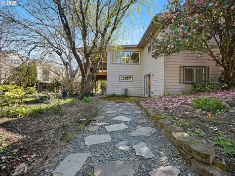 907 SW Halsey Street Troutdale OR 97060