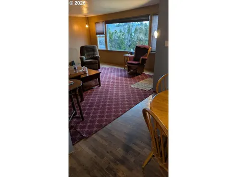 688 32nd Street Springfield OR 97478