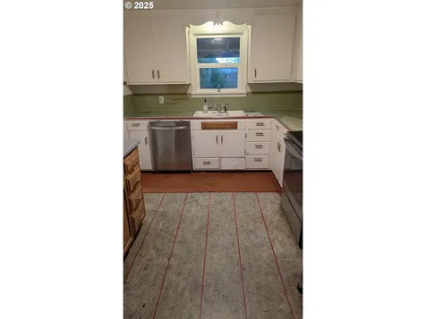 688 32nd Street Springfield OR 97478