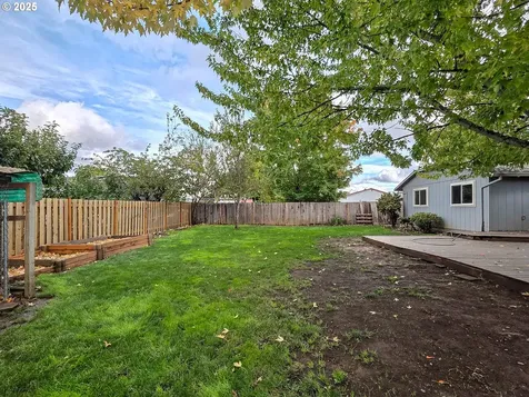2140 S Dogwood Street Cornelius OR 97113