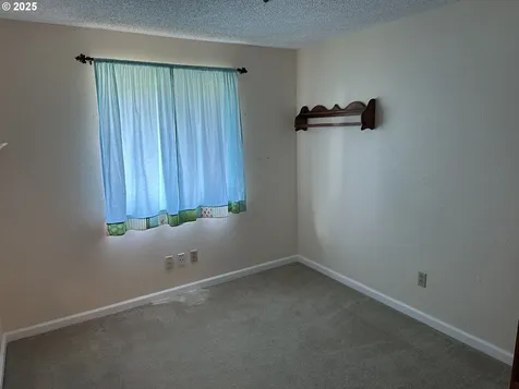 11019 NW 30th Court Vancouver WA 98685
