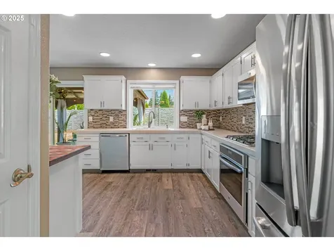 15067 Glendoveer Court Oregon City OR 97045