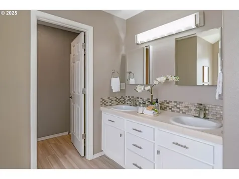 15067 Glendoveer Court Oregon City OR 97045