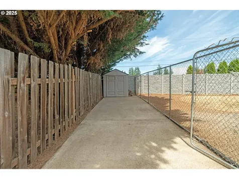 15067 Glendoveer Court Oregon City OR 97045