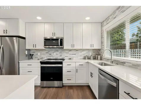 304 SW Birdsdale Drive Gresham OR 97080