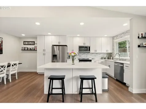 304 SW Birdsdale Drive Gresham OR 97080