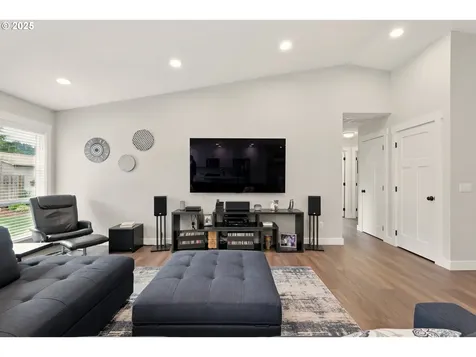 304 SW Birdsdale Drive Gresham OR 97080