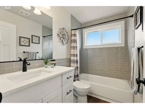 304 SW Birdsdale Drive Gresham OR 97080