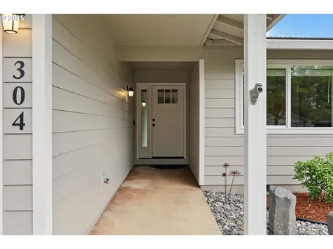 304 SW Birdsdale Drive Gresham OR 97080