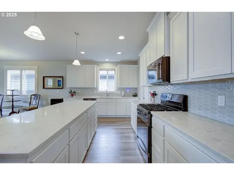 10809 NE 121st Avenue Vancouver WA 98662