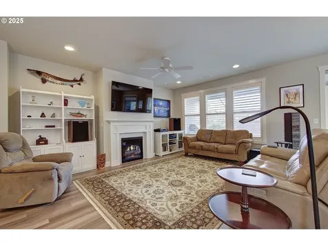 10809 NE 121st Avenue Vancouver WA 98662