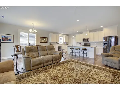 10809 NE 121st Avenue Vancouver WA 98662