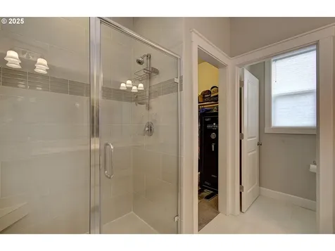 10809 NE 121st Avenue Vancouver WA 98662
