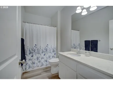 10809 NE 121st Avenue Vancouver WA 98662