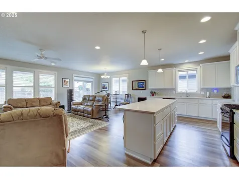10809 NE 121st Avenue Vancouver WA 98662