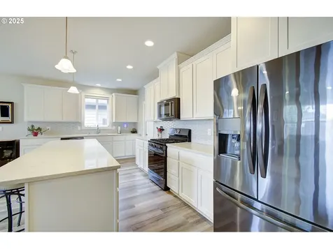 10809 NE 121st Avenue Vancouver WA 98662
