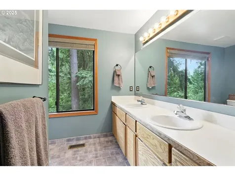 5450 SE Pine Street Hillsboro OR 97123