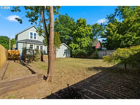 3807 NE Grand Avenue Portland OR 97212