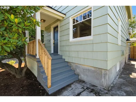 3807 NE Grand Avenue Portland OR 97212