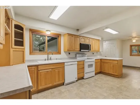 1117 SE 135th Avenue Portland OR 97233