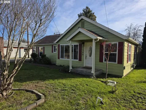 1589 NW Calkins Avenue Roseburg OR 97471