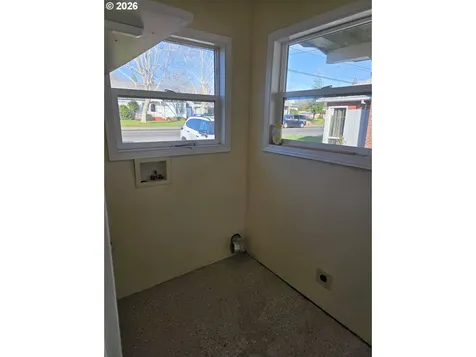 1589 NW Calkins Avenue Roseburg OR 97471