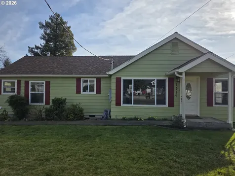 1589 NW Calkins Avenue Roseburg OR 97471