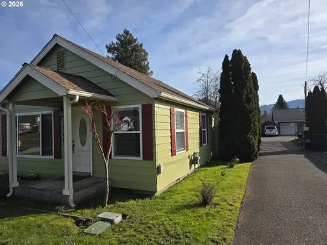 1589 NW Calkins Avenue Roseburg OR 97471