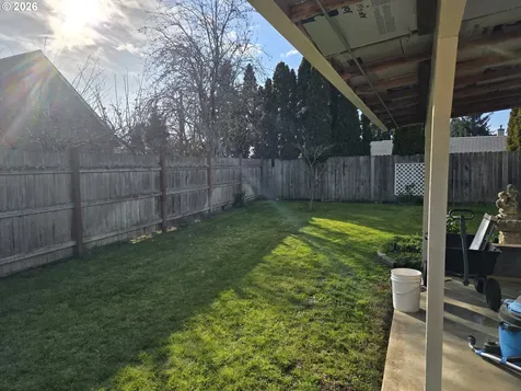 1589 NW Calkins Avenue Roseburg OR 97471