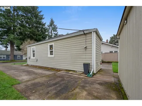 8837 SE Alder Street Portland OR 97216
