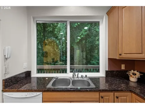 243 W Street James Place Longview WA 98632