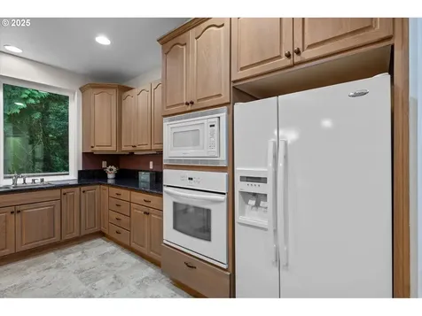 243 W Street James Place Longview WA 98632