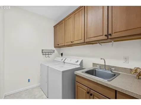 243 W Street James Place Longview WA 98632