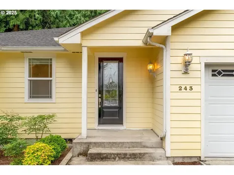 243 W Street James Place Longview WA 98632