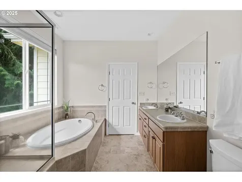 243 W Street James Place Longview WA 98632